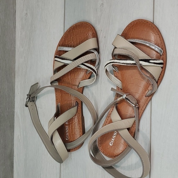 NEW Gianni Bini Womens Saffari Leather Gladiator Sandals Flats shoes sz 8M - Picture 3 of 11